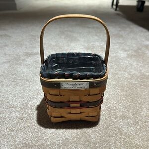 1993 Inaugural Basket 11461 with liner and cloth liner